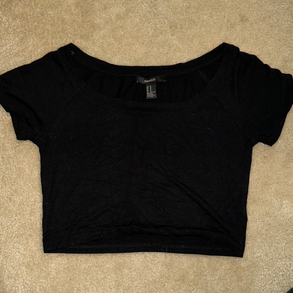 Black short sleeve women’s crop top (4)